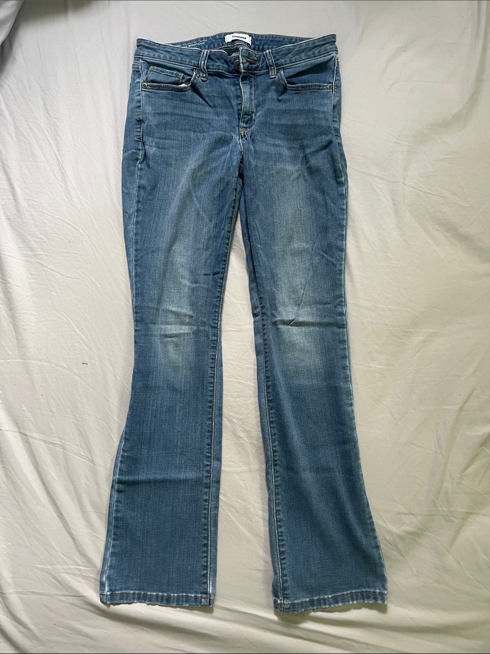 Women's Curvy Bootcut Jeans - Light Blue Wash